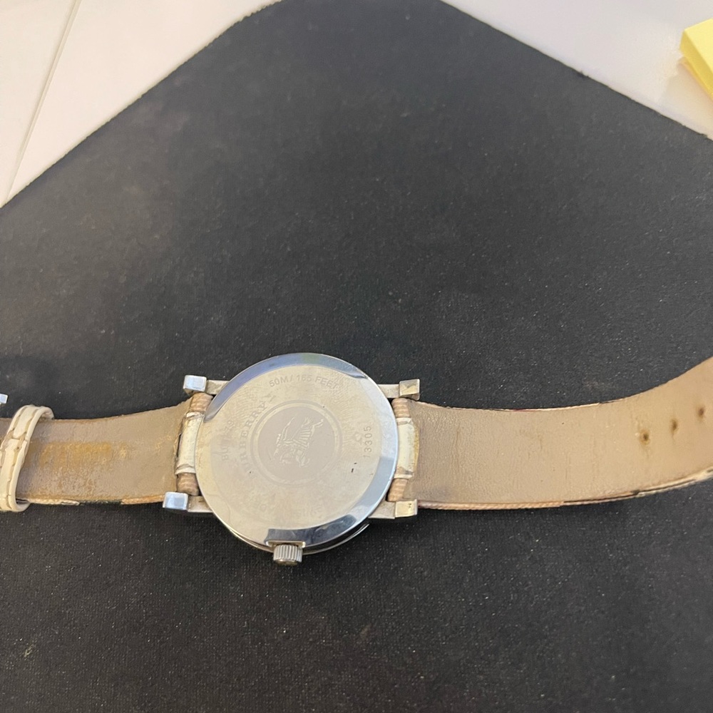 Burberry watch used. Might need battery - Picture 3 of 4